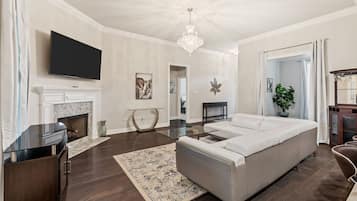 TV, fireplace