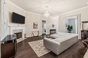TV, fireplace