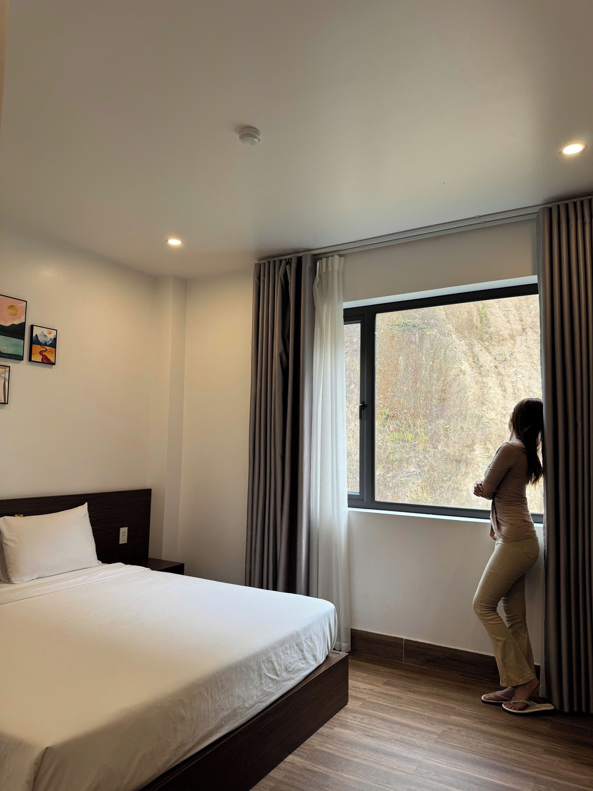 Deluxe Triple Room | Desk, laptop workspace, soundproofing, free WiFi