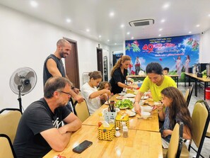 Free daily continental breakfast - Swiss Hotel Cat Ba (Hai Phong)