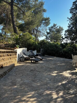 Terrace/patio - Apartment in a peaceful setting in Jesus, Ibiza yet close to the action (Can Bessó)