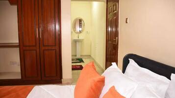 8 chambres, Wi-Fi, draps fournis