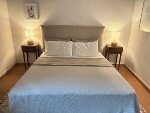 2 bedrooms, iron/ironing board, free WiFi, bed sheets - Condo Cortona, luxury apartment for 4 with pool and garden in Tuscany! (Cortona)