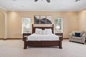 8 bedrooms, desk, iron/ironing board, travel crib