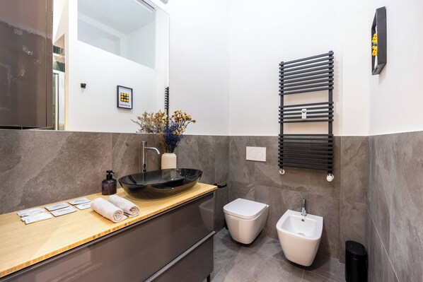 Apartment, 1 Schlafzimmer, Gartenblick | Badezimmer