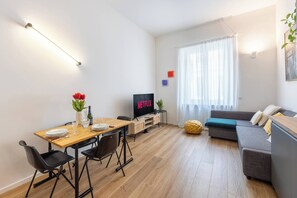 Apartment, 1 Bedroom, Garden View | Living room | Books - Duomo-porta Venezia Central Luxury Apartment (Milan)