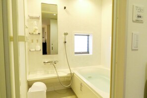 Habitación, para no fumadores (MAISON DE AILE, Room B, 1LDK) | Baño | Pantuflas