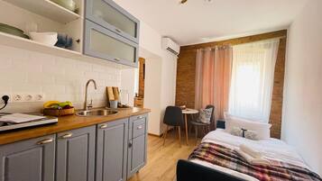 1 bedroom, iron/ironing board, travel cot, free WiFi