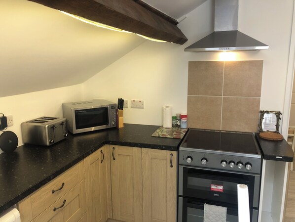 ميكروويف، فرن، موقد طهي مسطح، غسالة أطباق