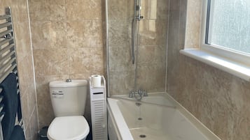 Toallas, jabón, papel de baño