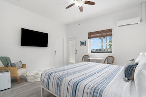Iron/ironing board, free WiFi, bed sheets