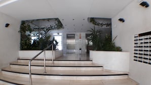 Apartment | Reception - Cozy Benidorm Apartment With Terrace (Benidorm)