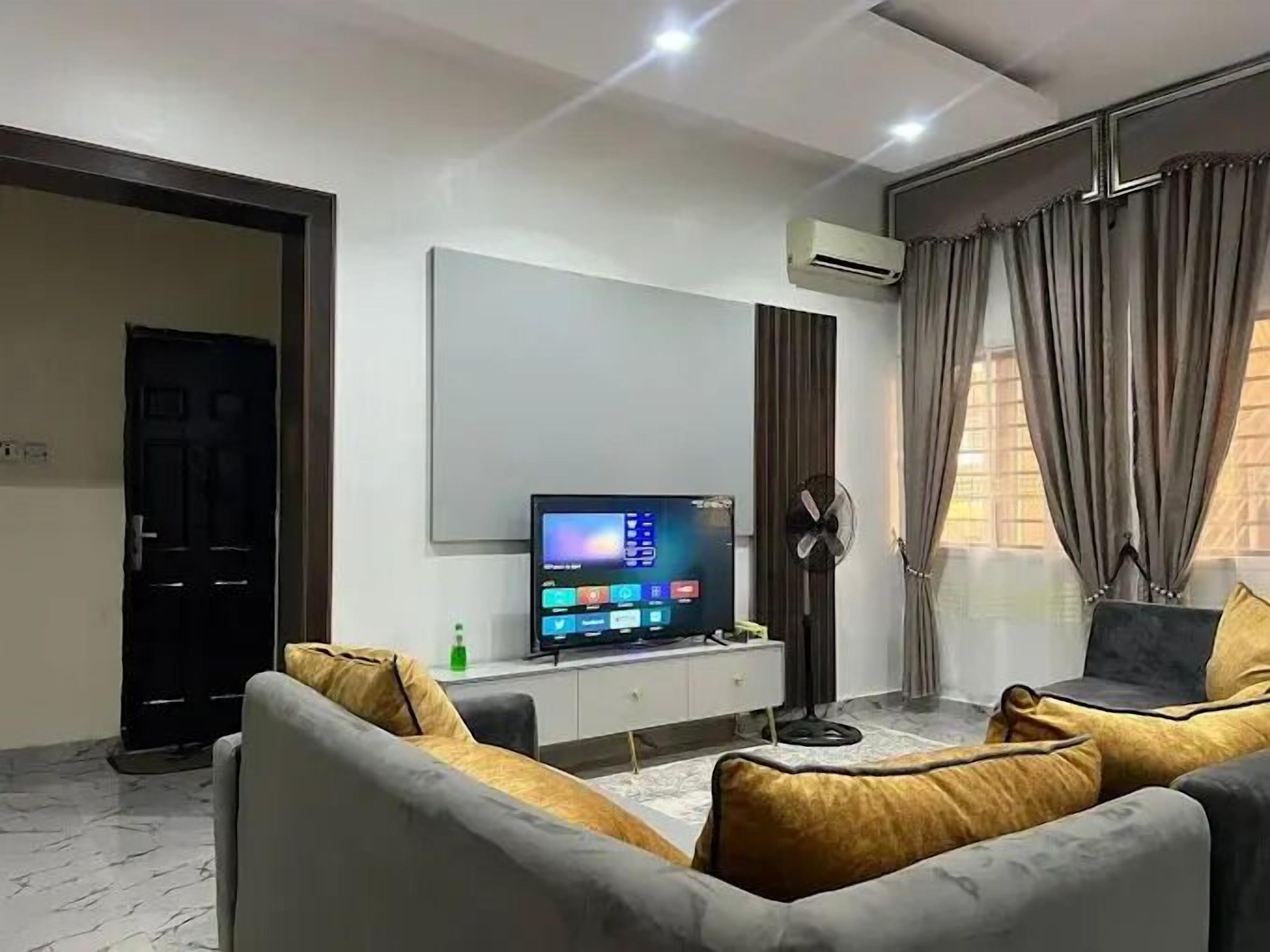 Family Apartment, Balcony, City View | Living area