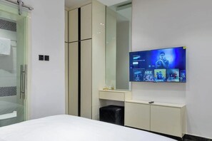In-room safe, desk, laptop workspace, blackout curtains - Metrohut Service Apartments (Kano)