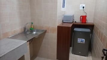 Familienapartment, Balkon, Stadtblick | Eigene Küche | Kühlschrank, Mikrowelle, Ofen, Herdplatte