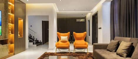 Family Apartment, Balcony, City View | Living area