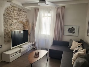 TV