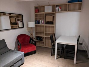 TV, bøker og printere