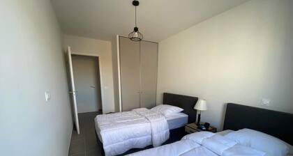 Modern Apartment in Vias for 6 Guests