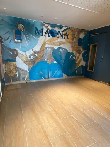 Modern Apartment in Vias for 6 Guests
