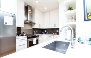 Private kitchen - Touchdown at Tanglewood by Apex Short Term Stays (Oxford)