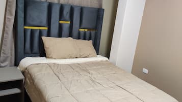 4 bedrooms, iron/ironing board, Internet, bed sheets