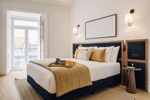 Klassiek appartement | Verduisterende gordijnen, geluiddichte muren