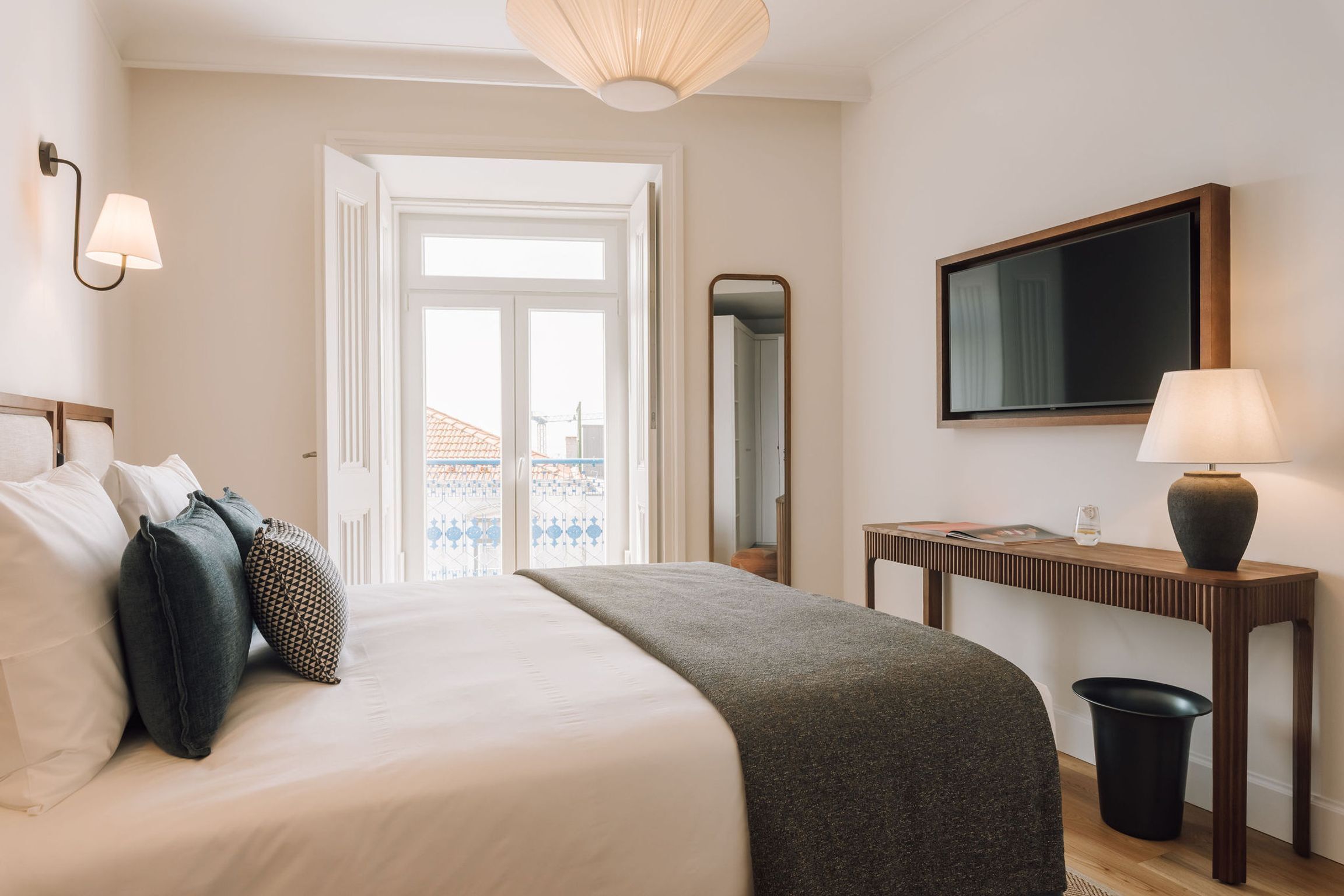 Classic Apartment | Blackout drapes, soundproofing, iron/ironing board, free WiFi