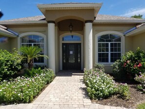 Exterior detail - ⛵️New! Fair Winds, large Island home, heated pool, 4 bedrooms, 5 beds, 2.5 bath 🏝️ (Merritt Island)