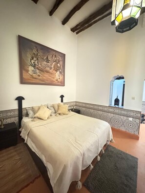 3 bedrooms, iron/ironing board, internet