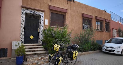 QUIET ROOM WITH AIR CONDITIONING AND PRIVATE BATHROOM