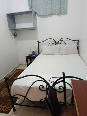 1 bedroom, desk, iron/ironing board, free WiFi