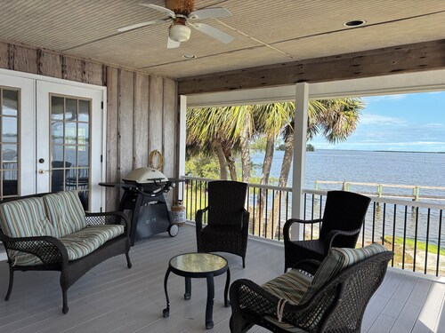 Enjoy fishing, boating & birding from secluded home on the Indian River Waterway