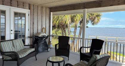 Enjoy fishing, boating & birding from secluded home on the Indian River Waterway