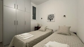 2 chambres, fer et planche à repasser, Wi-Fi, draps fournis