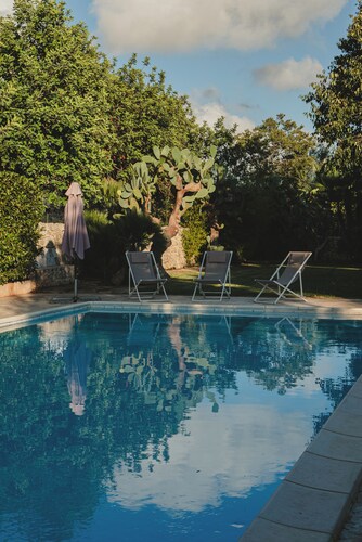 Charming farmhouse nestled in the Iblea countryside. Pet Friendly