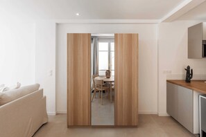 House | Interior - Charming Studio - 2p/ac - Sea View - Antibes (Antibes)