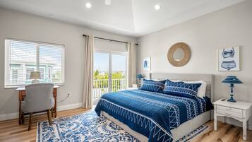 4 bedrooms, desk, iron/ironing board, free WiFi