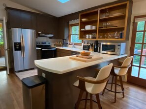 Micro-ondas, fogão, cooktop, lava-louças