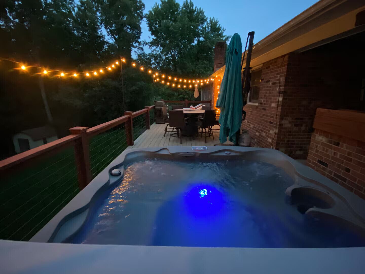 Outdoor spa tub