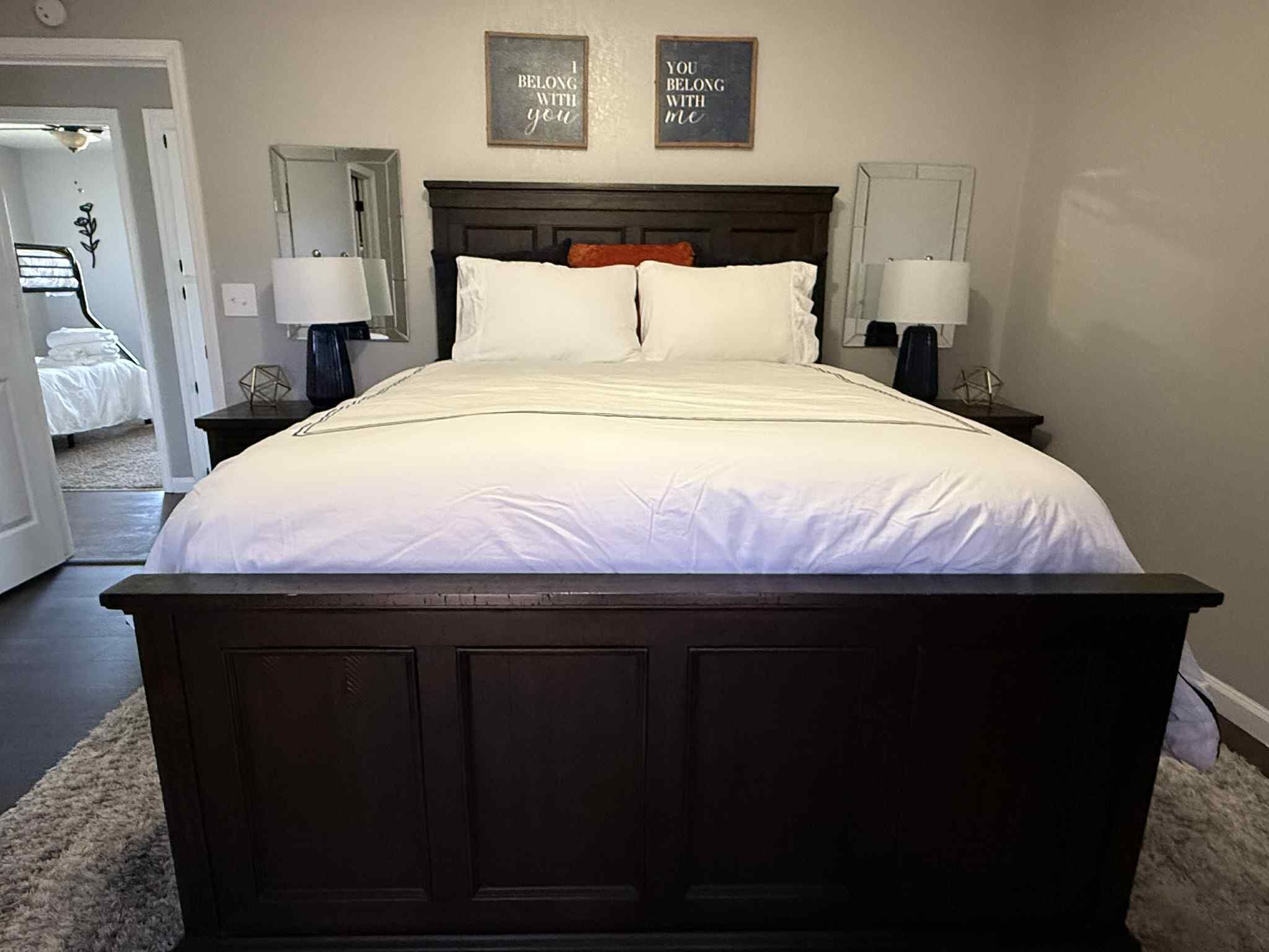 3 slaapkamers, een strijkplank/strijkijzer, wifi, beddengoed