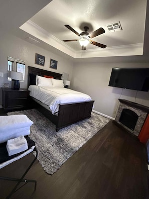 3 chambres, fer et planche à repasser, Wi-Fi, draps fournis
