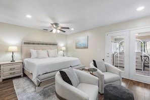 3 bedrooms, desk, iron/ironing board, free WiFi - "Happy Harbor" 2 Private Beaches, Dock Space, 2 Balconies, Canal Front (Destin)