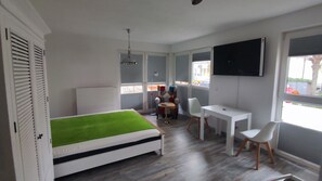 1 bedroom, free WiFi - Affordable, maritime apartment for 2 with balcony, beach 50 m, free WLAN (Binz)