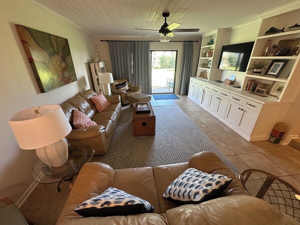 TV - Summerhouse Oceanview 2 Bedroom 2 Bath Flatt 142! (St. Augustine)