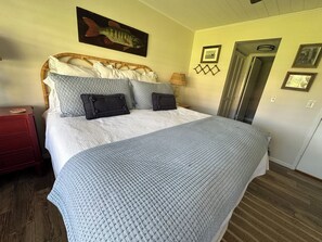 2 bedrooms, iron/ironing board, Internet, bed sheets - Summerhouse Oceanview 2 Bedroom 2 Bath Flatt 142! (St. Augustine)