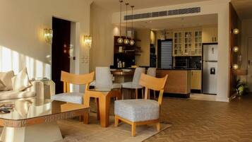 Apartment, Balcony | Living area