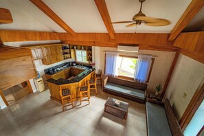 Smart TV - Cliffvue Homestead — East House (Lazi)