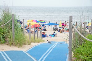 Beach - "The Sand Castle- 2025 Designer Remodel - Quiet Cul-de-Sac w/ Dedicated Office" (Bethany Beach)