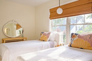 3 Schlafzimmer, Bügeleisen/Bügelbrett